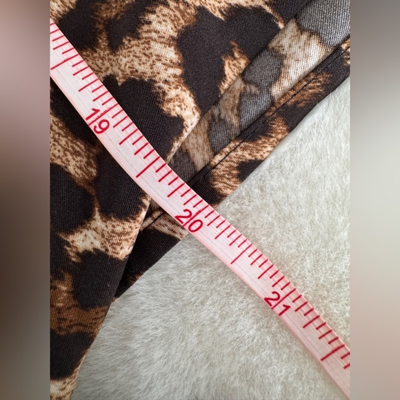 Michael Kors Dark Camel Leopard Print Top, Size XL - NWT - Picture 10 of 12